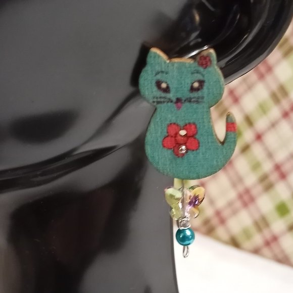Home Made Handmade Wood & Metal Cat Turquoise & Pink Button Earrings #43 - Picture 2 of 8